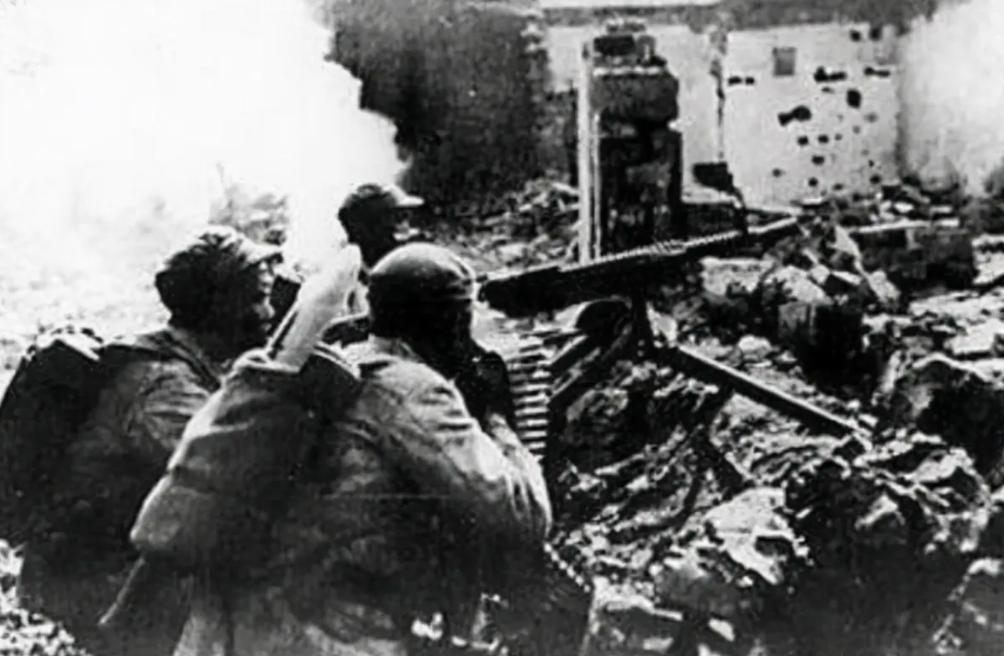 琼崖纵队与解放军会师片段,孤岛上的解放军