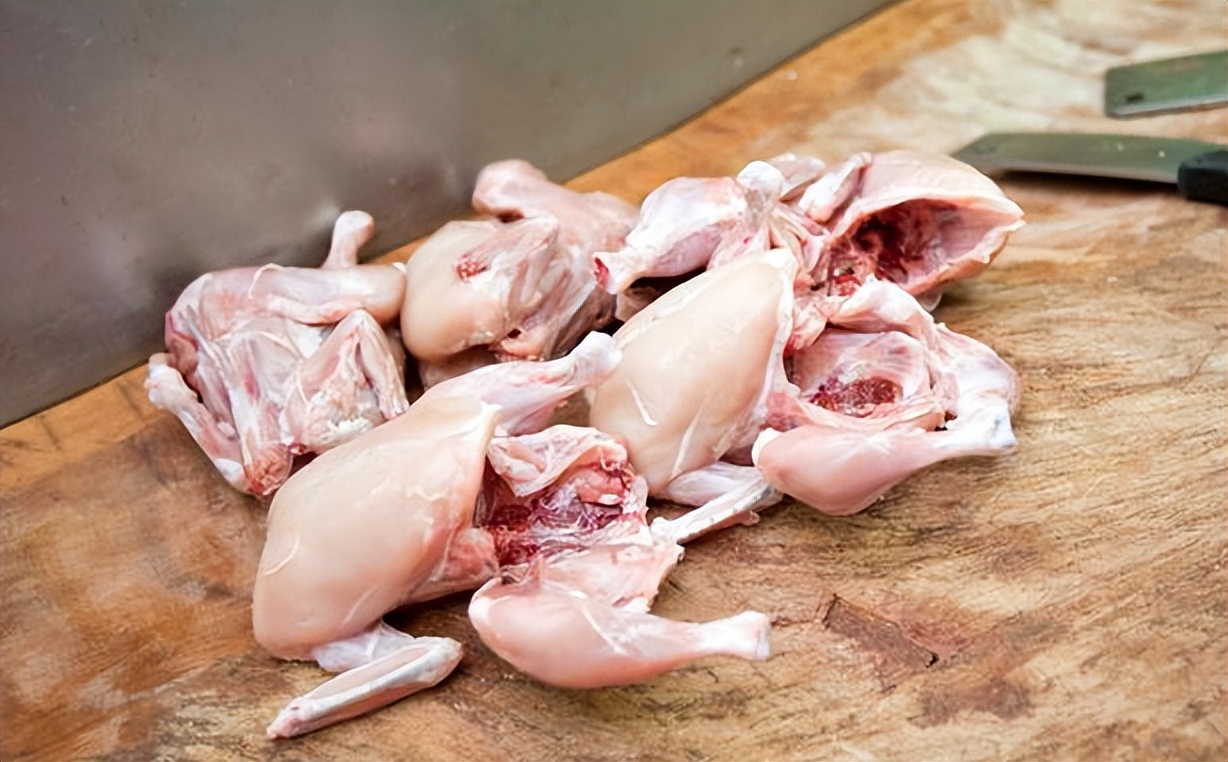挑选鸡肉记住这几点,喜欢吃鸡肉是怎么回事