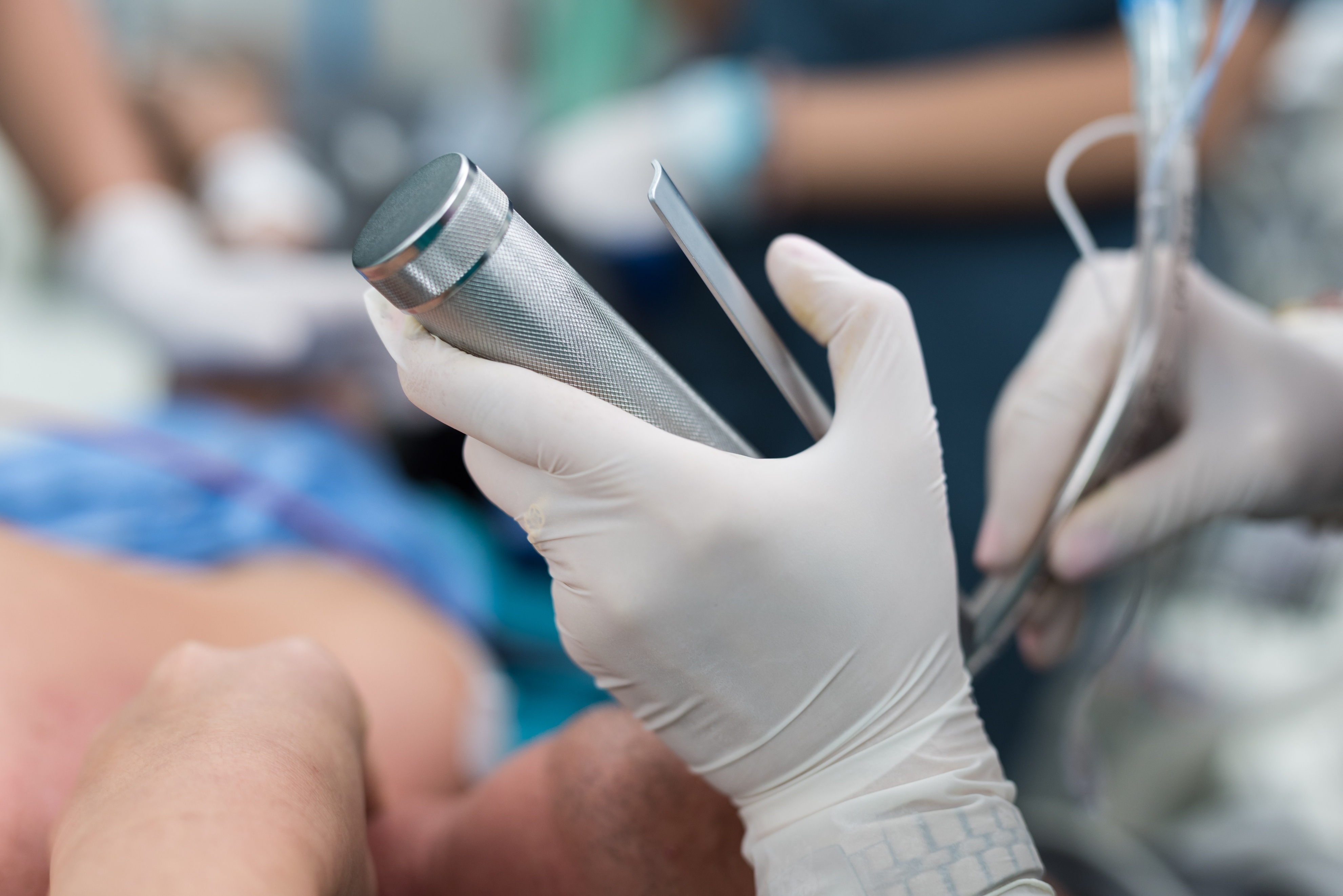 女医生胃镜检查过程呕吐,女子胃镜检查