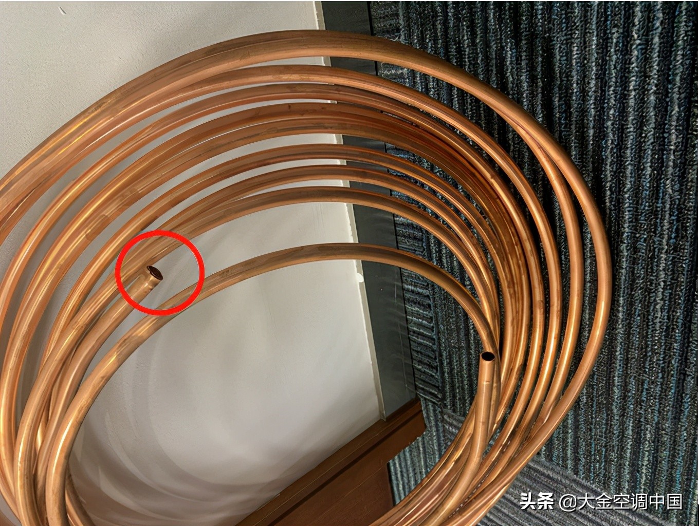 中央空调冷媒配管的三个原则是,中央空调管路超过几米要追加冷媒