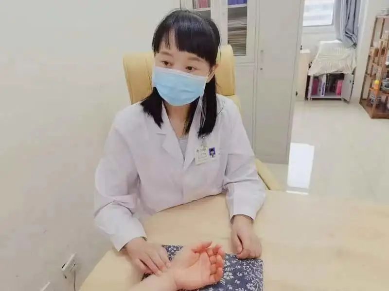 更年期焦虑担心的最佳解决办法,更年期难受的要疯了怎么办呢