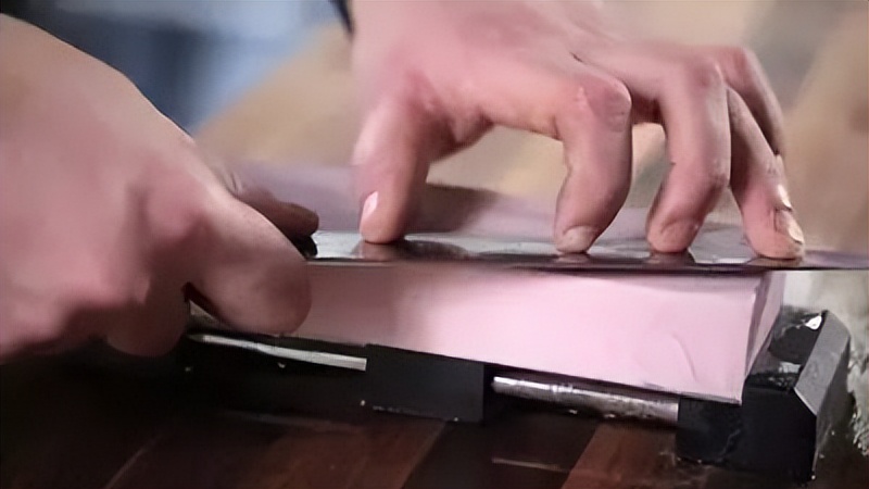 磨刀是磨左边还是右边,磨刀是顺还是逆