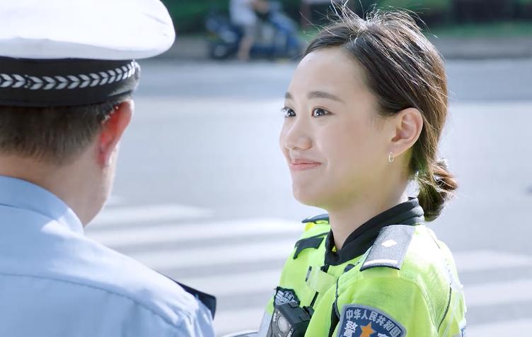 《*底卧**警花》首波口碑出炉观众的打分和评价“一针见血”！