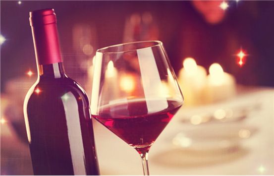 雷盛红酒由著名导演张纪中代言,雷盛红酒的代言人是张纪中吗