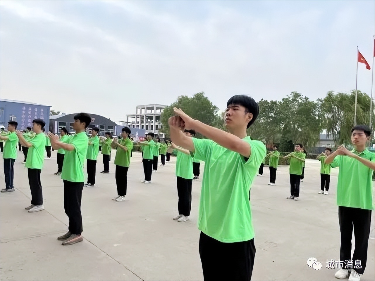 立中华十德树时代新人——临汾新博学十德教育论坛隆重召开