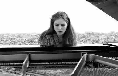 10首让人听了直接泪目的英文歌,十首让人听了泪奔的英文歌