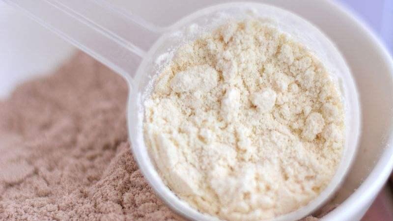 喝蛋白粉还是靠食物补充蛋白质,高蛋白饮食喝蛋白粉好吗