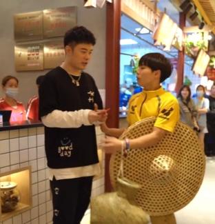 全能外卖小哥海扬视频,网红外卖员海扬什么情况