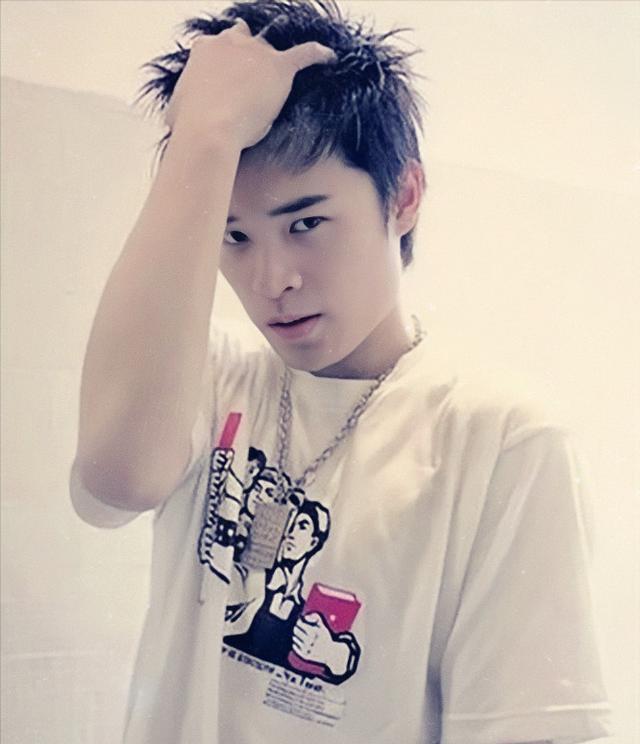 陈赫前妻许婧晒出海旅游照,陈赫前妻许婧穿搭