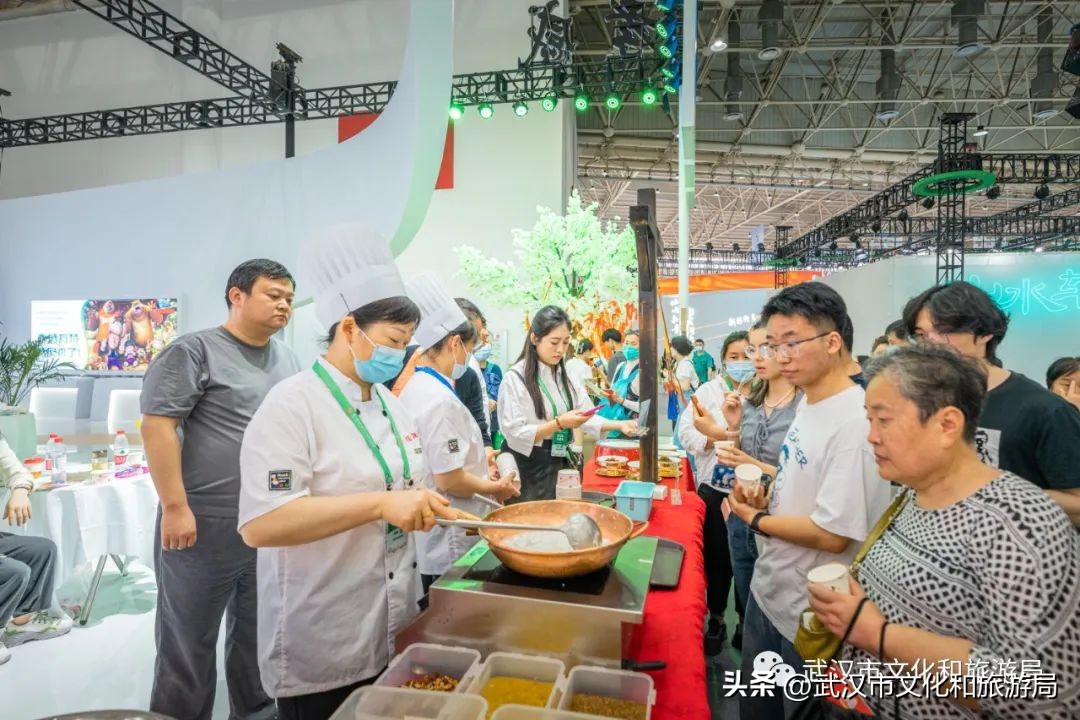 朱一龙武汉同款拍照姿势,武汉朱一龙同款机位