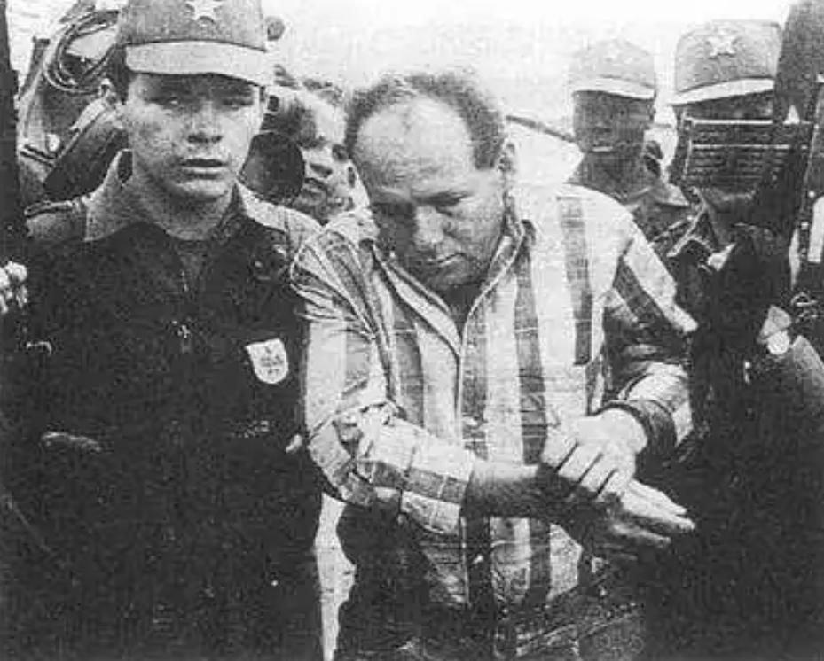 埃斯科巴乌龙球进自己球门吗,哥伦比亚世界杯埃斯科巴