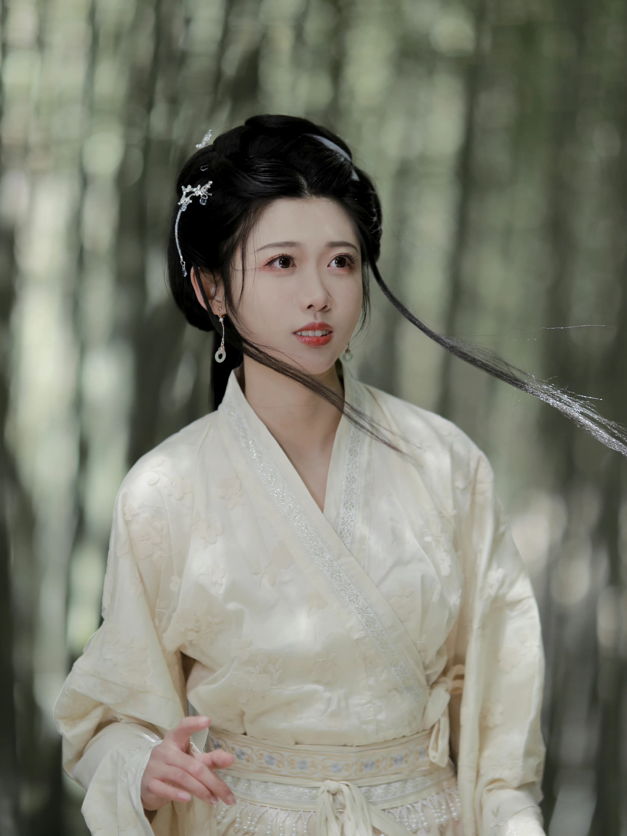 谁的柔骨刻就了谁的痴狂？