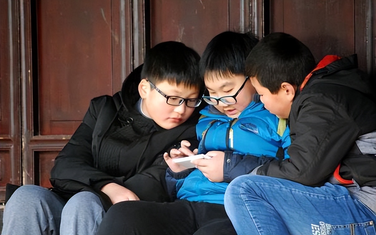 中学生浏览“颜色网站”，就算删记录也有迹可循，家长要心里有数