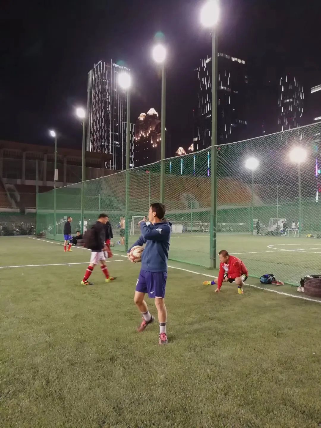 保护性接应战术,保障型接应和进攻型接应区别