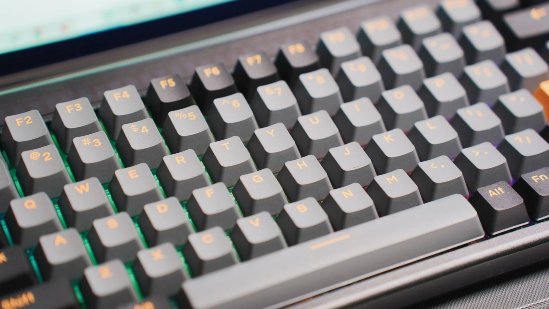 达尔优a84pro顶级外设,达尔优a84pro透明键帽测评