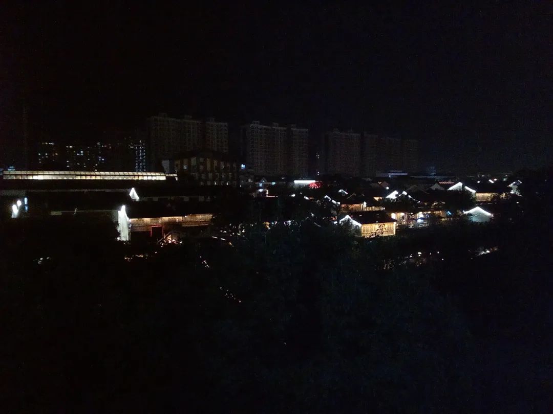 不到2000元买四部手机,不到2000块的旗舰机