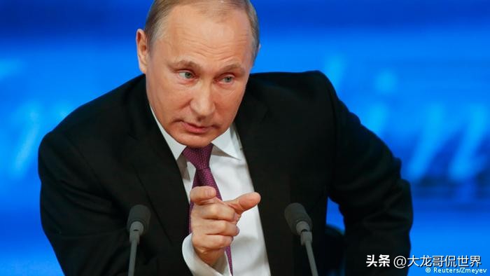 日本的报应来了，普京签法案，与中国同一战壕，联合锁喉日本