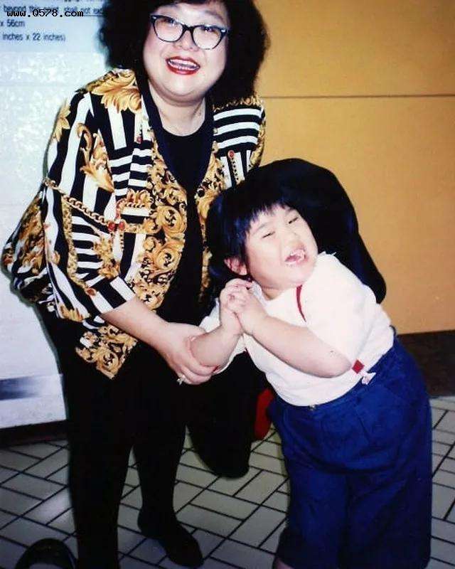 郑欣宜助阵郑少秋视频,郑欣宜郑少秋修复关系