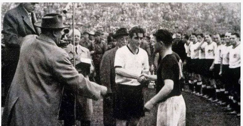 世界杯门将封神瞬间,科比世界杯封神之战集锦