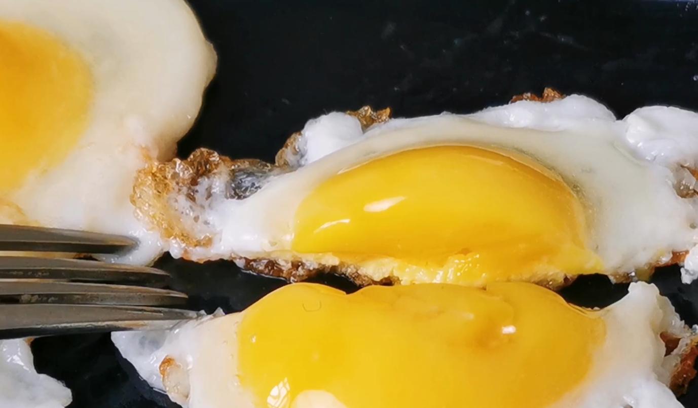 煎鸡蛋不要番茄酱怎么做最好吃,煎鸡蛋不要黄