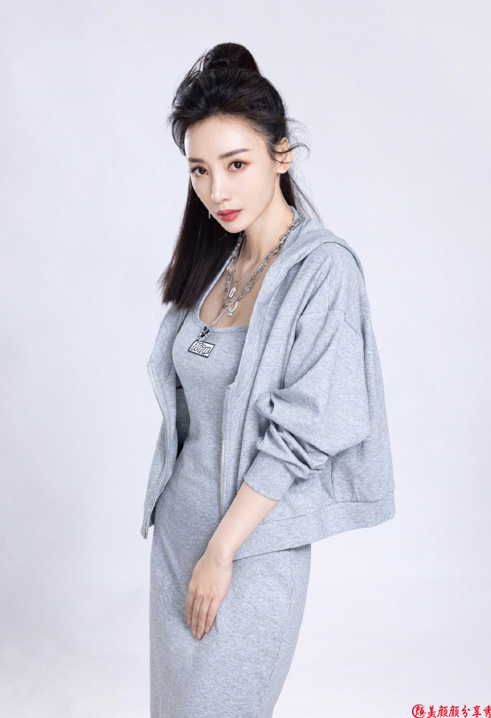 灰懒色美美的姐姐-柳岩