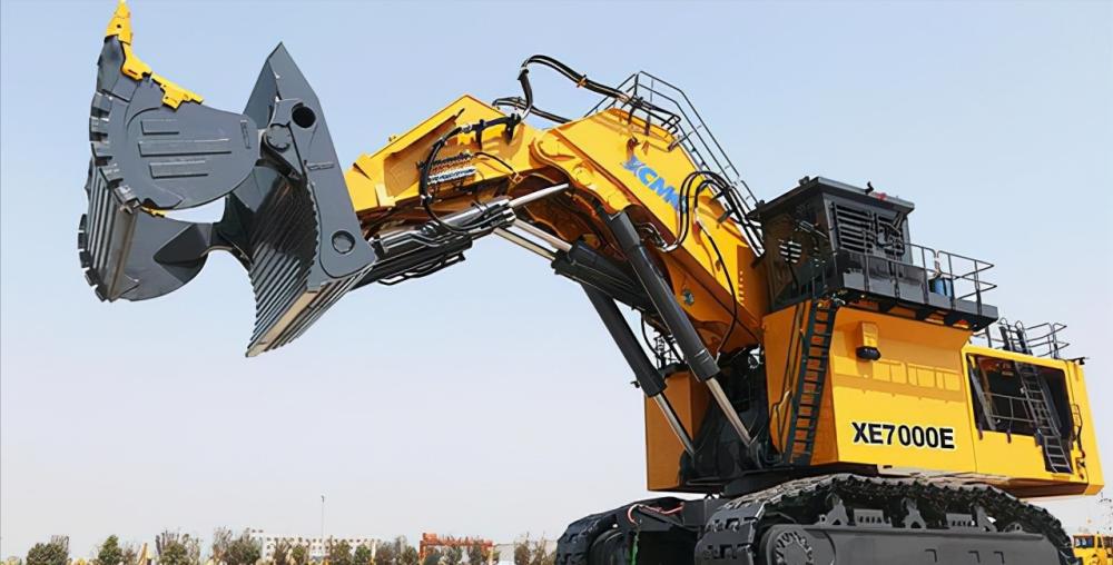 日本最大挖掘机有多强？和中国“神州第一挖”相比，谁能更胜一筹