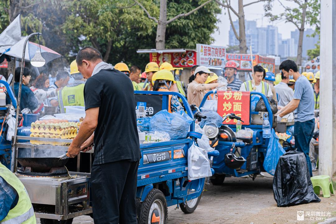 他们在深圳房价10万/平的地方,卖10元工地快餐