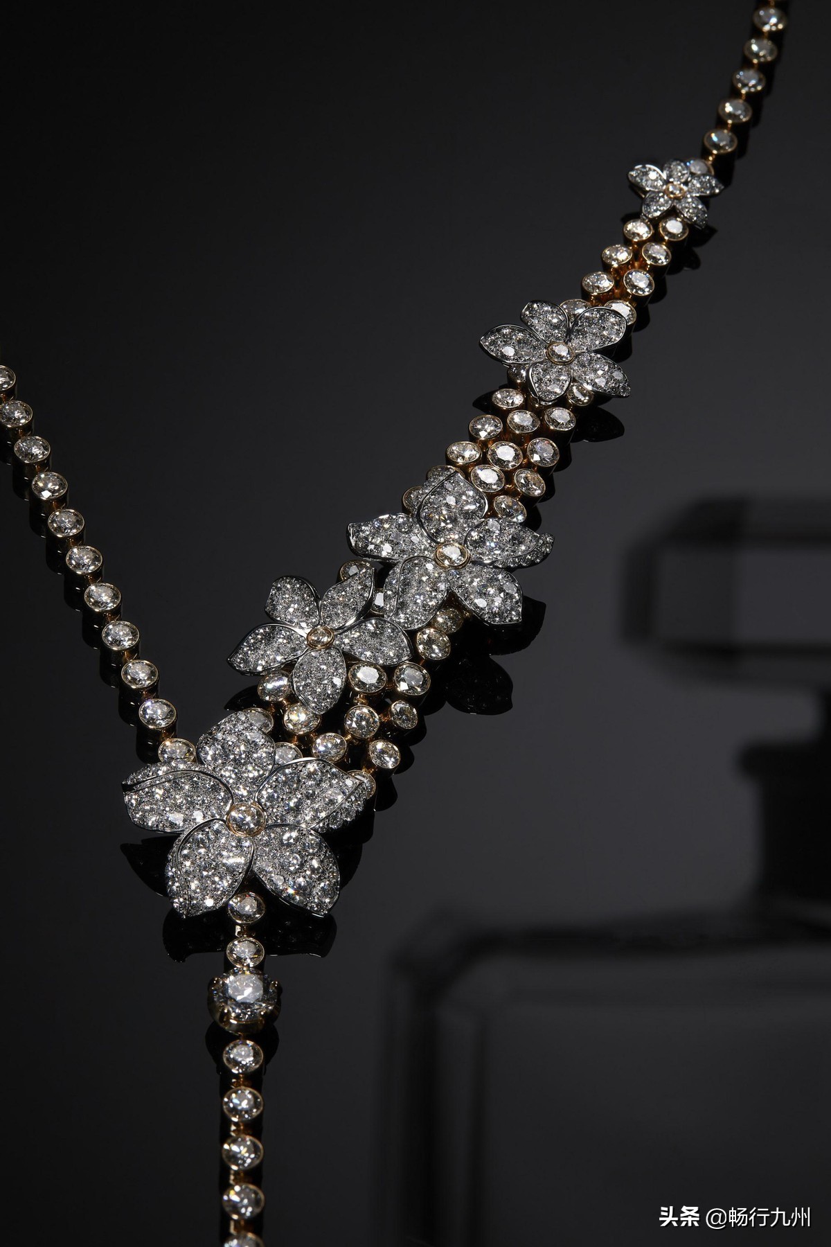 香奈儿n5香水圣诞款,香奈儿n5淡香水红色版特别限量版