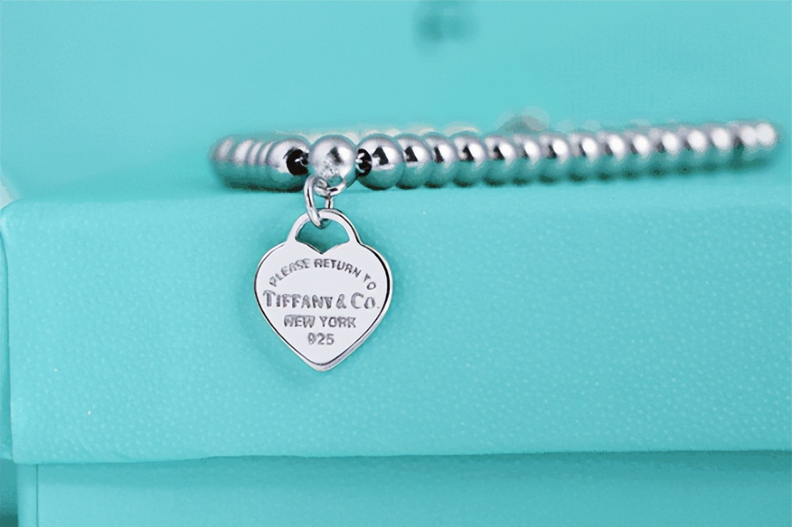 戴纯银首饰为什么变黑,纯银首饰戴上为啥那么好看