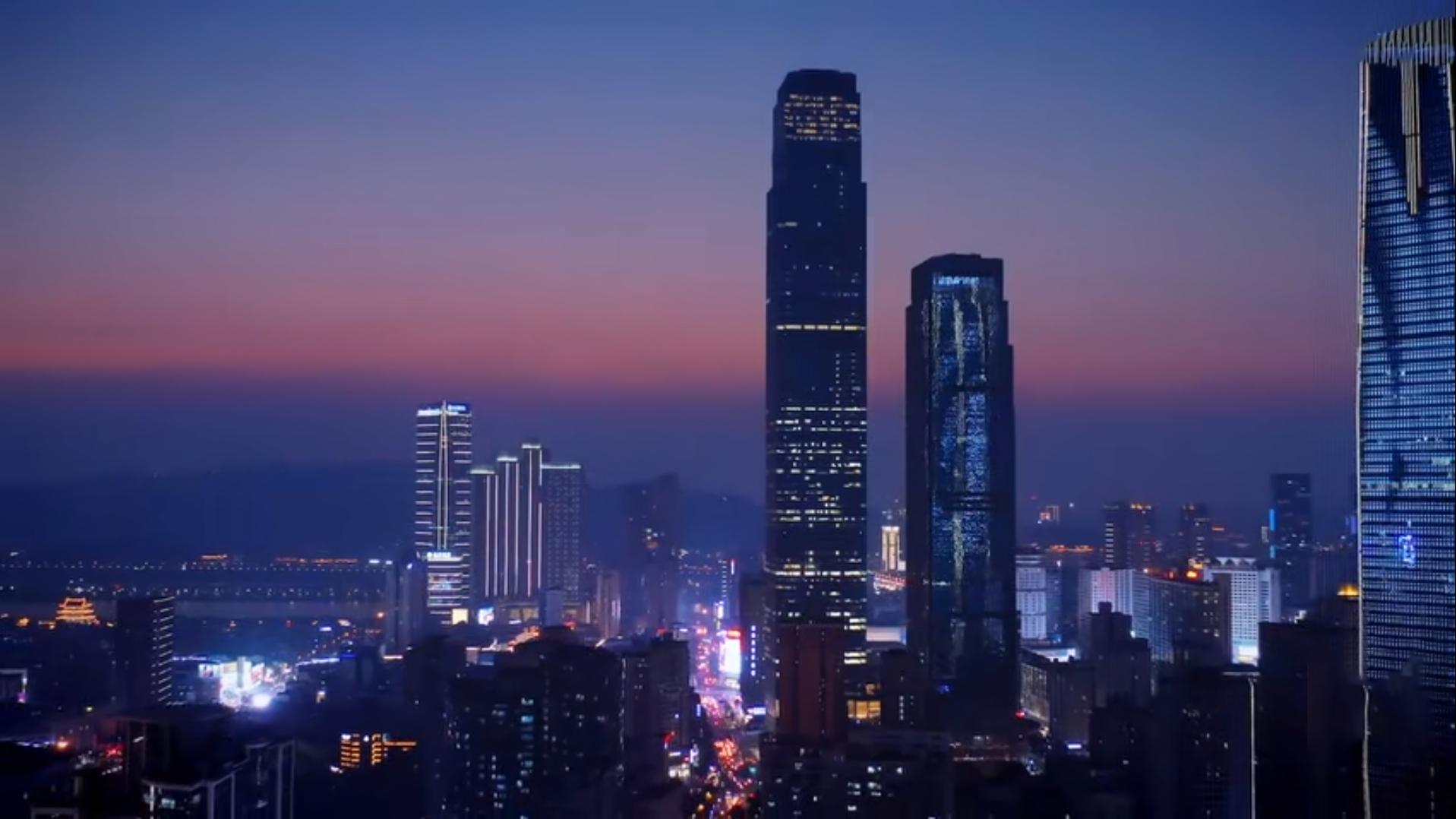 2020年女子报警被猥亵殴打，警方发现另有隐情，女子：他没给小费