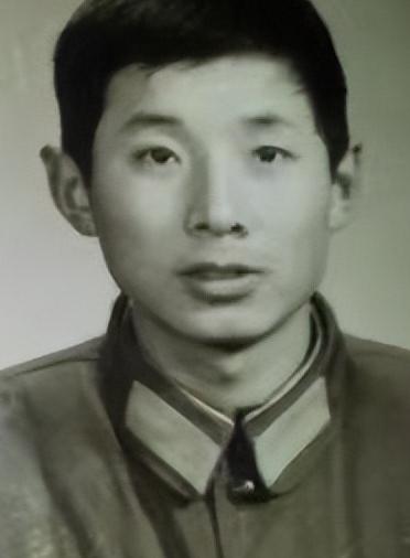 退伍军人二十年后重聚,退伍老兵十年后聚首