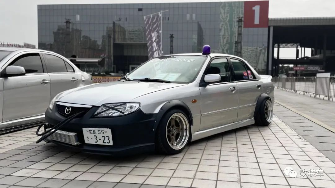 马自达323玩漂移,马自达323狂飙