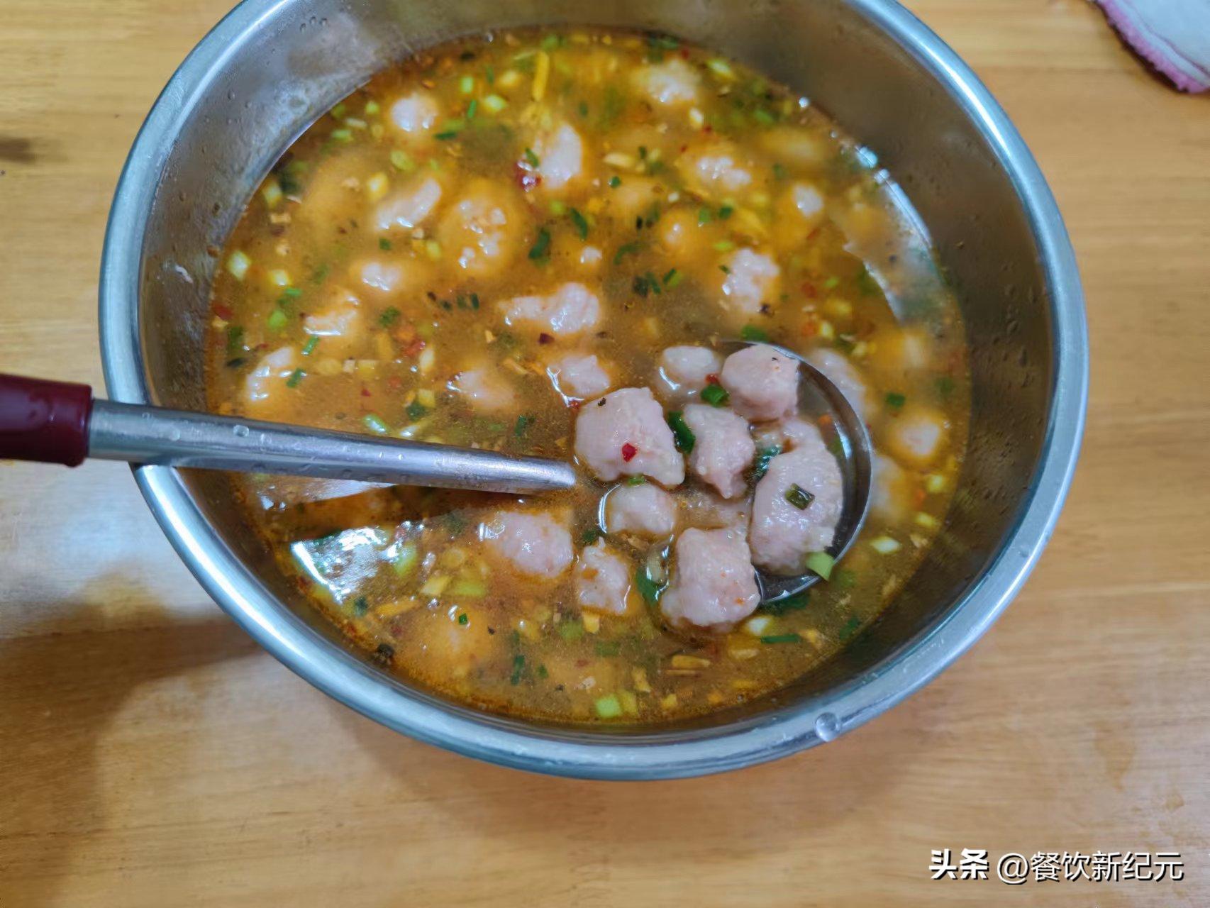 8岁男孩暑假回江西农村外婆家，2个月胖了13斤，爸妈差点没认出来