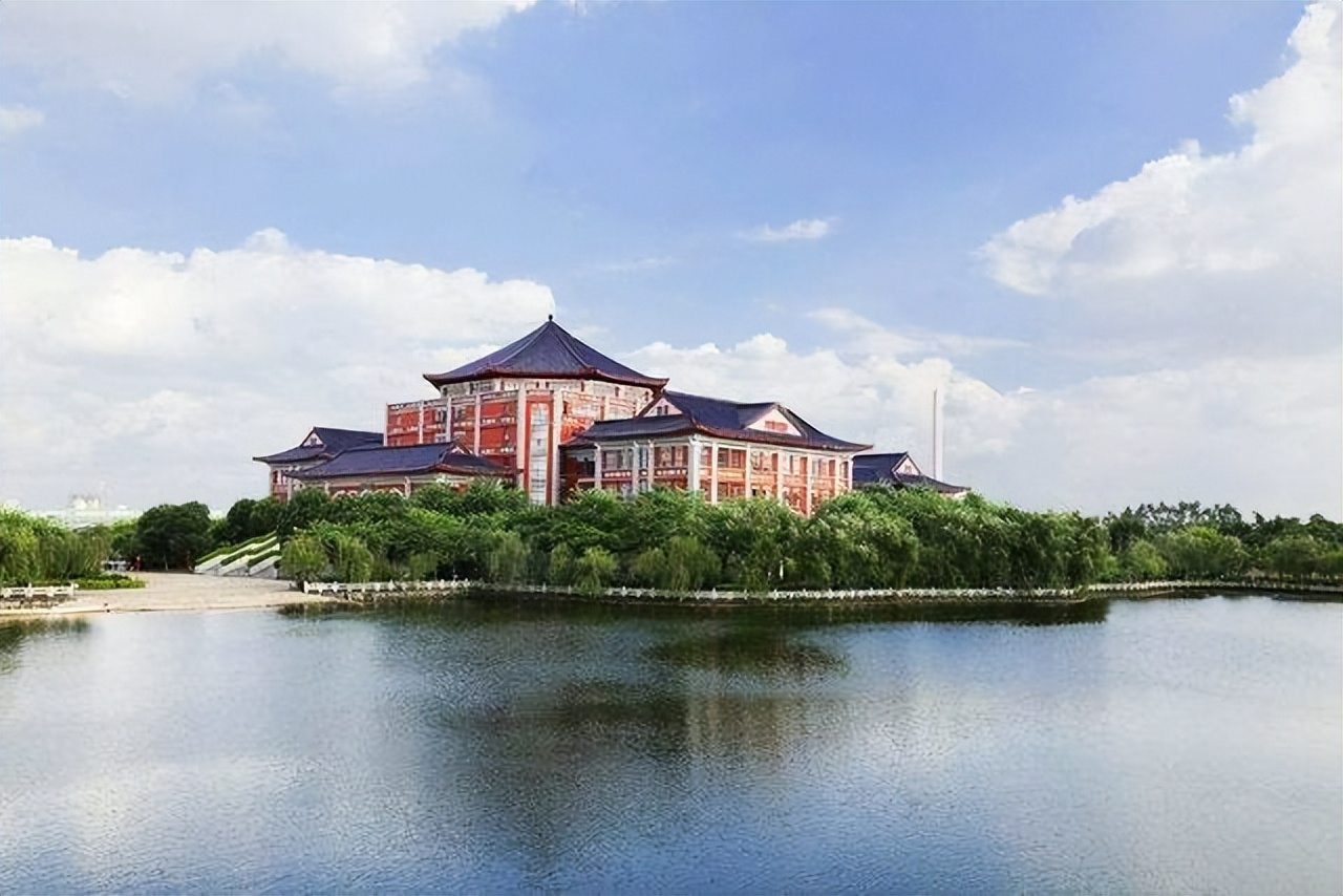 国内共四大军医大学，为何第一军医大学被划归为了地方院校