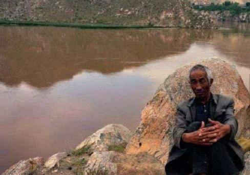 捞尸人夜晚捞尸全过程,民间真实的捞尸人