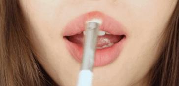 虽然知道她对丰唇很执着，但美女不要再乱折腾了