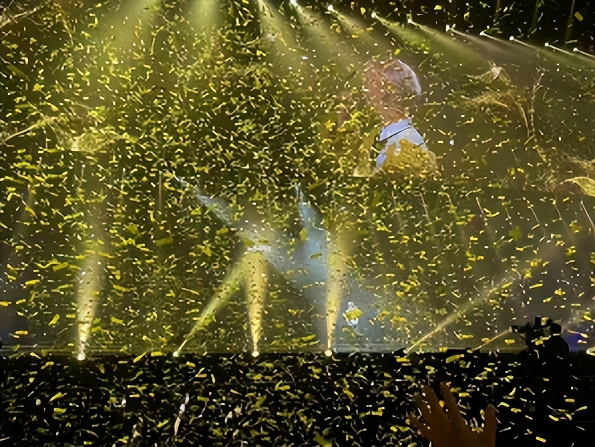 鹿晗为什么很红平常却看不到,鹿晗为什么突然火起来了