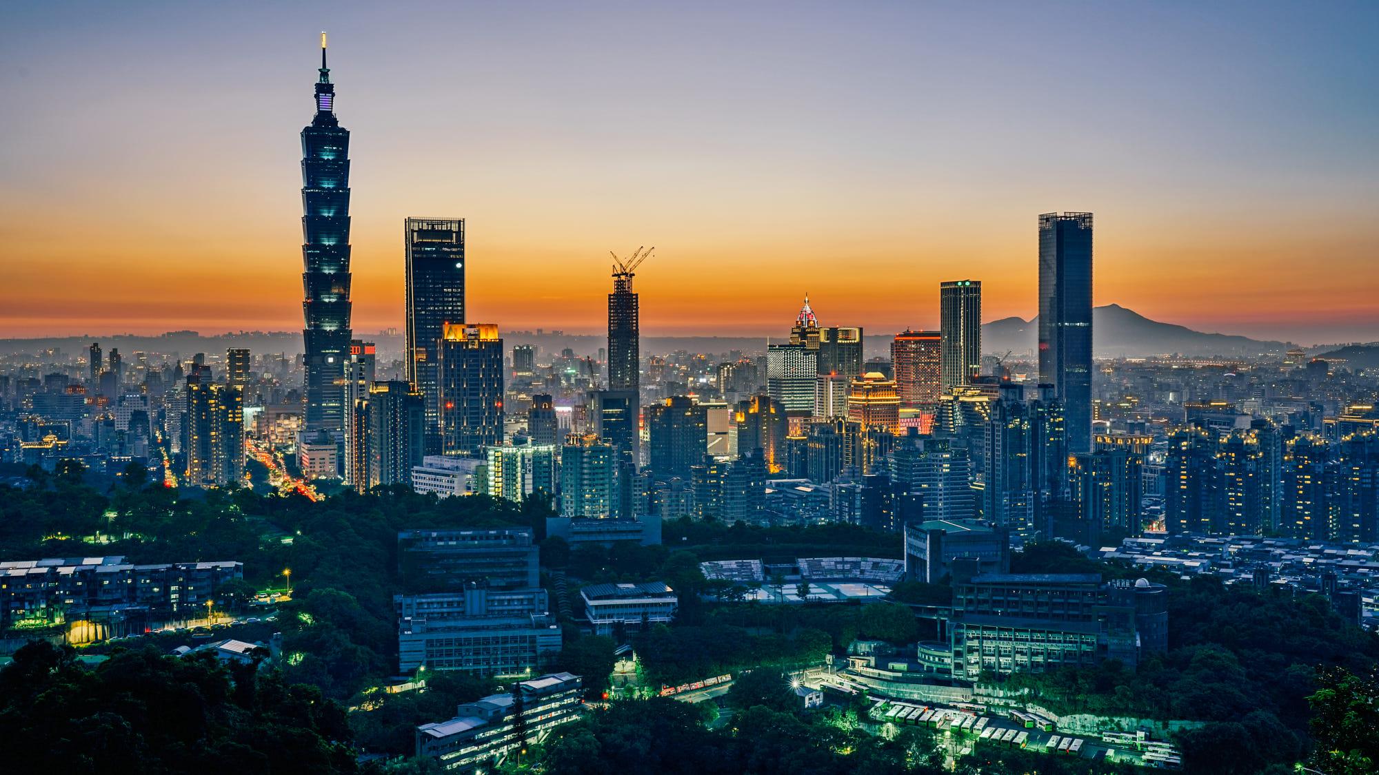 全国9座W酒店建筑欣赏——西安奇特，香港、上海是超高层建筑