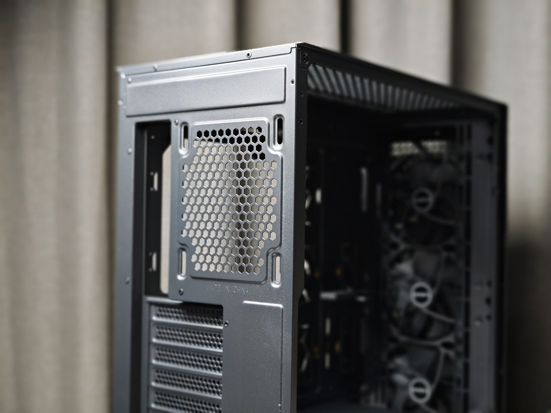 扎实稳健，低调奢华，轻松装下RTX4090-安钛克P20CE机箱设计解析