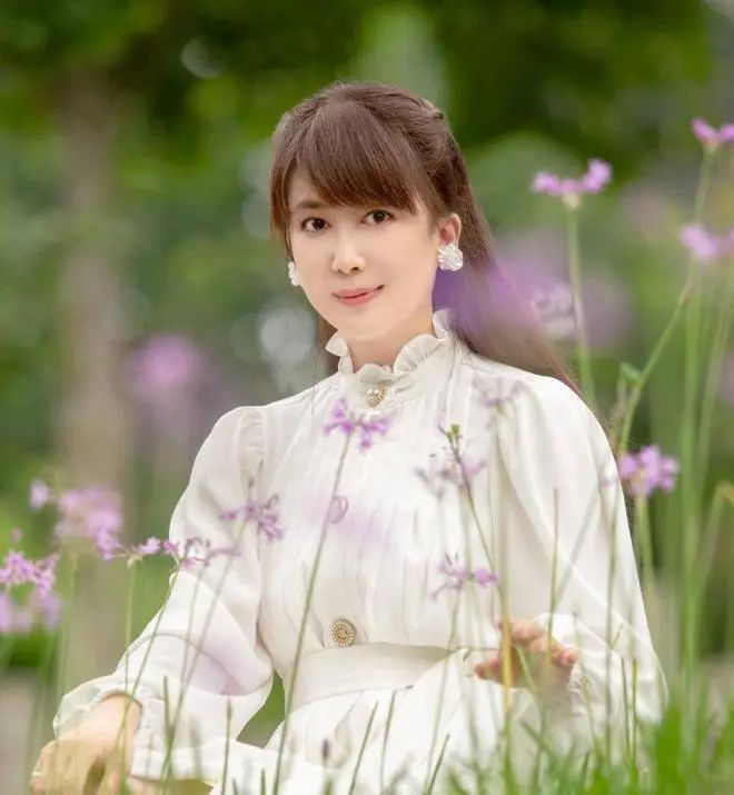 孟庭苇光阴流逝,圆圆的月亮圆圆的脸孟庭苇完整版