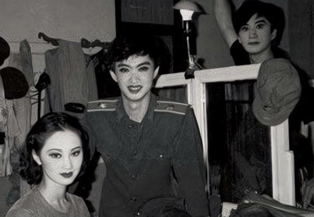 《金星秀》停播6年，金星亮相干女儿婚礼，55岁的她身材好气质佳