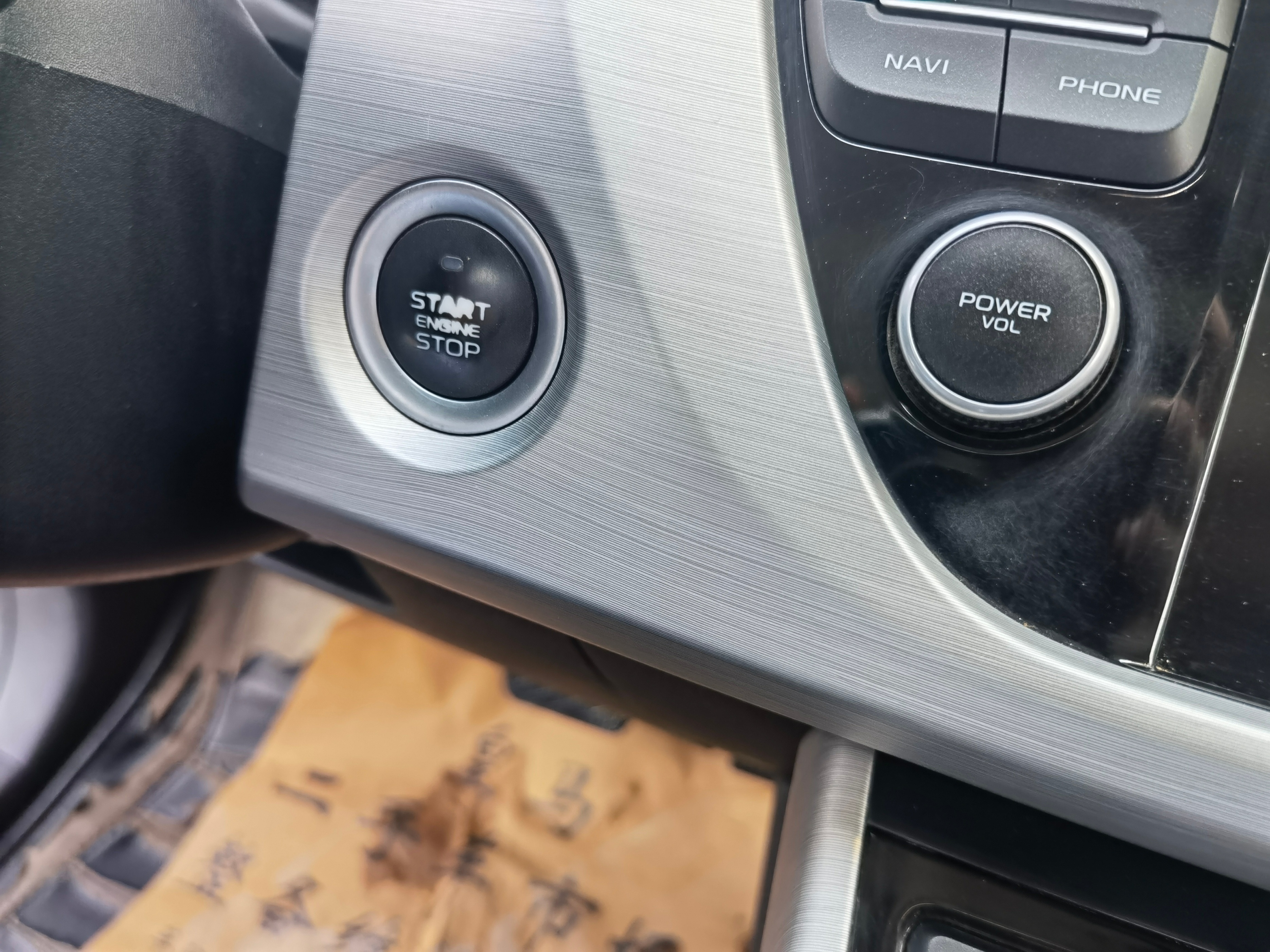 吉利5年多的轿车,5年吉利帝豪跑9万公里值多少钱