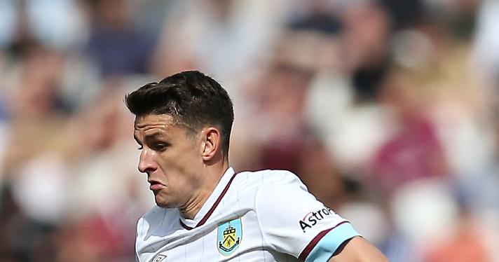 英超纽卡斯尔vs阿斯顿维拉,利物浦vs沃特福德足球胜负预测