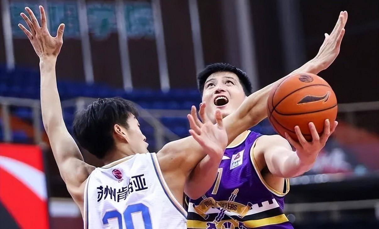 盘点cba历史十大中锋,cba总决赛姚明51分21篮板