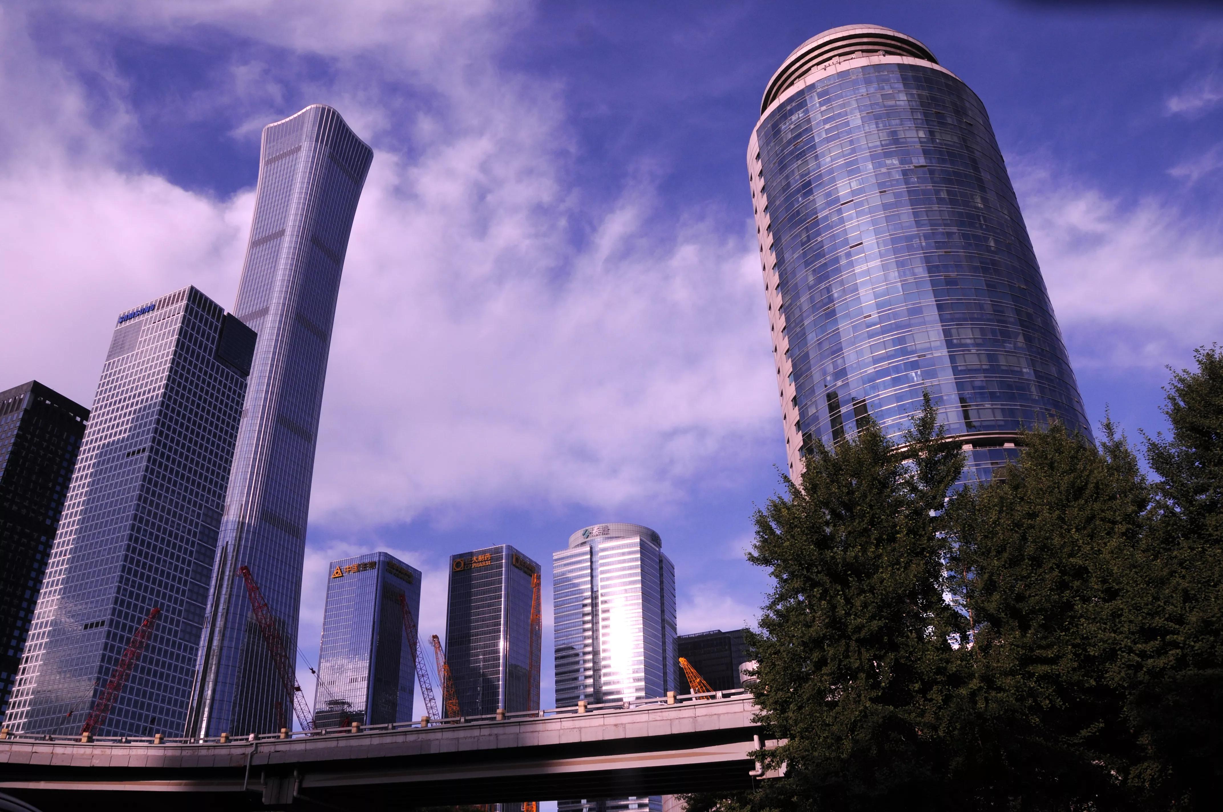 白云下的高楼,白云高楼