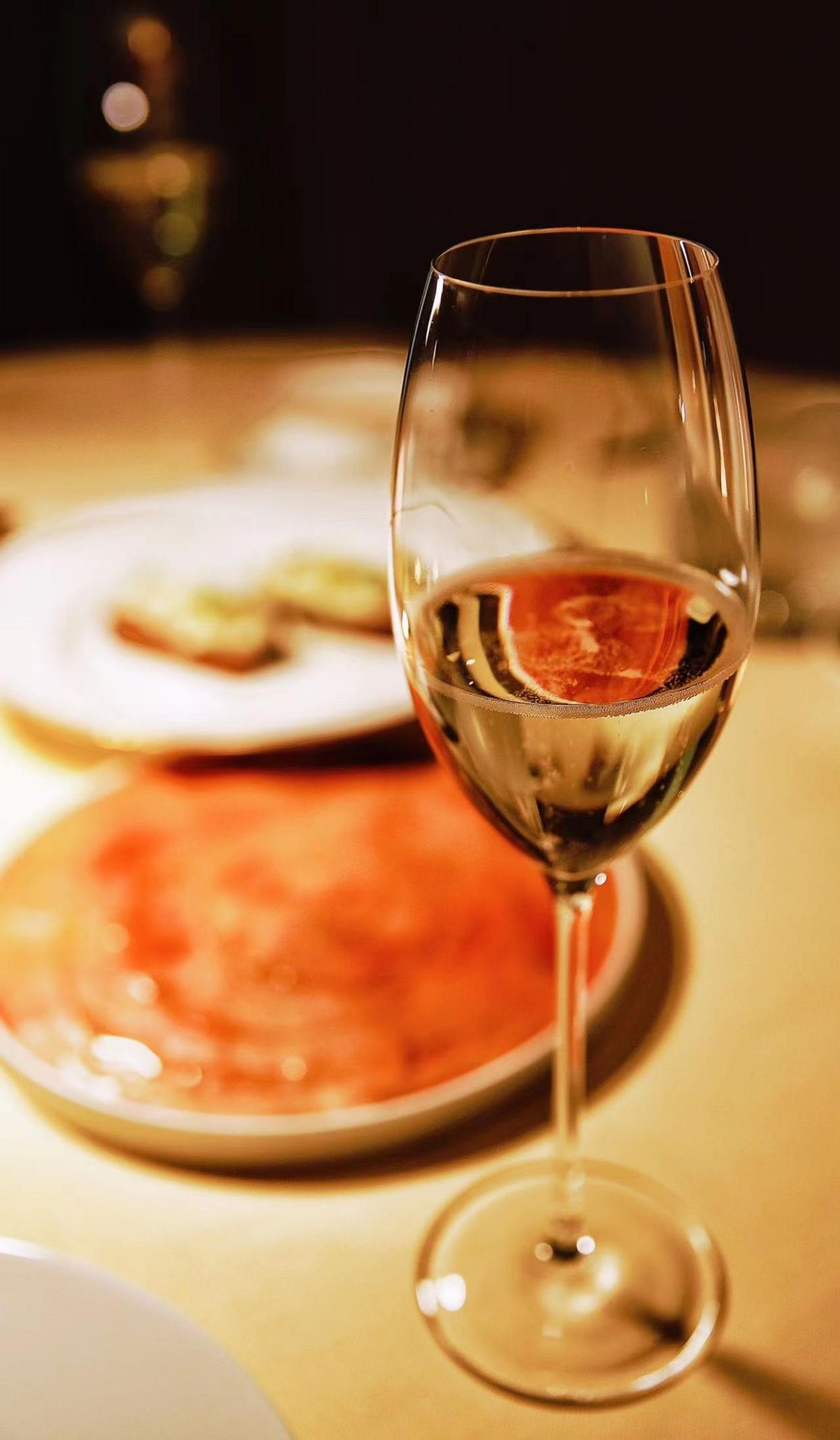 中国第一家真正意义上的主题酒店,中国第一高档酒店