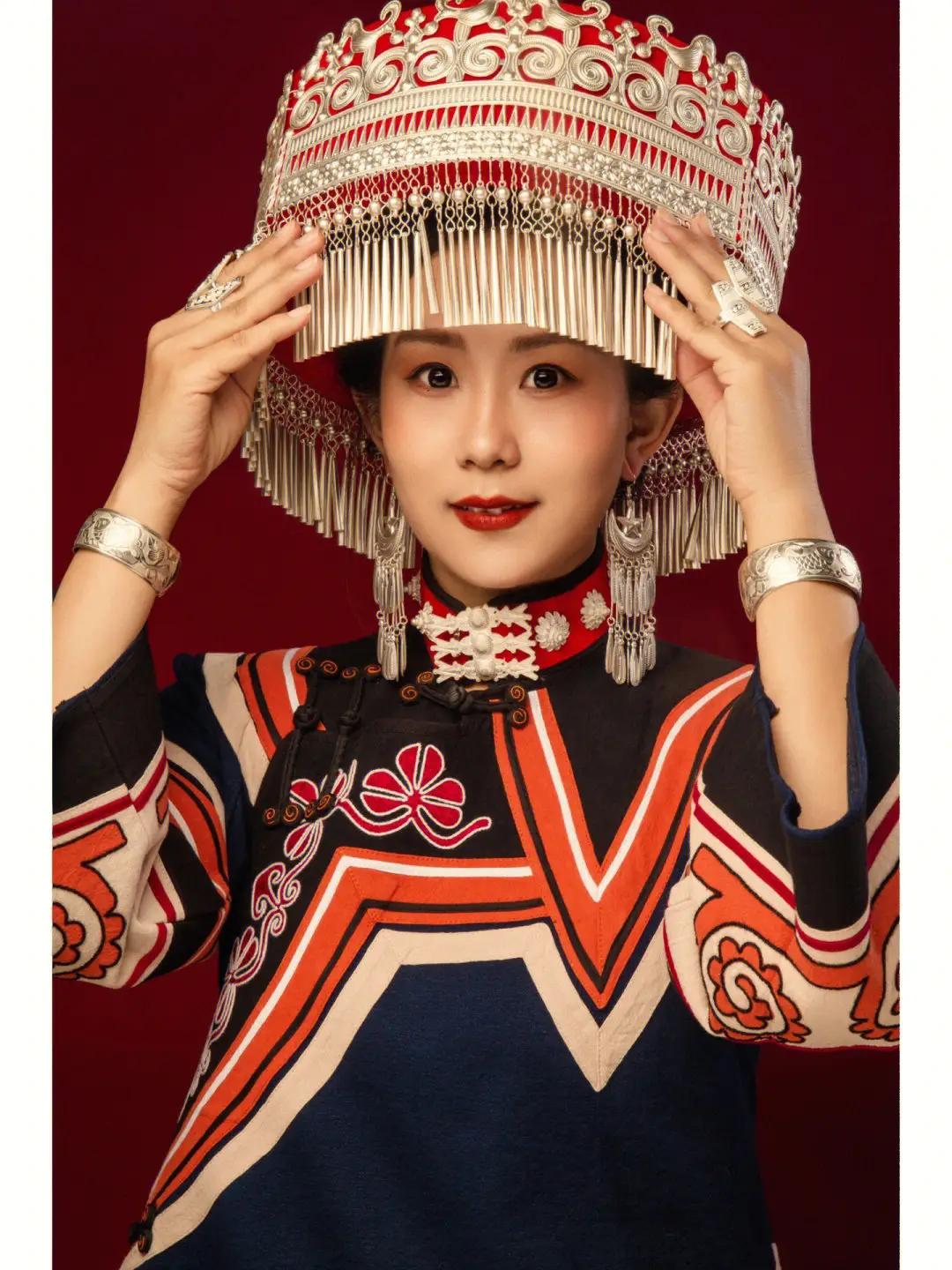 彝族里面普姓的由来,彝族姓氏为什么有4个字