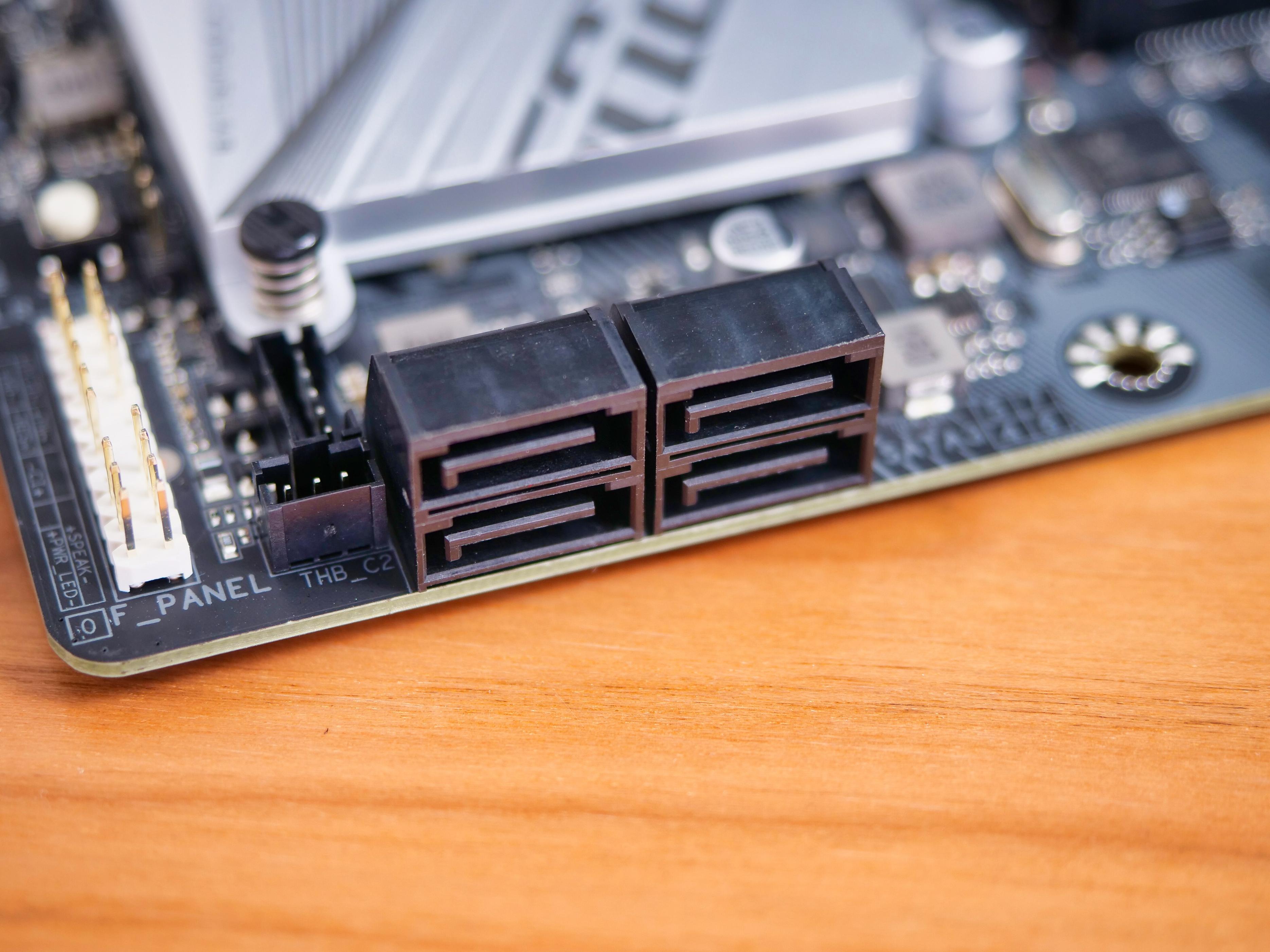 技嘉b760m小雕ddr5测试,技嘉b760mddr5小雕支持神光同步吗