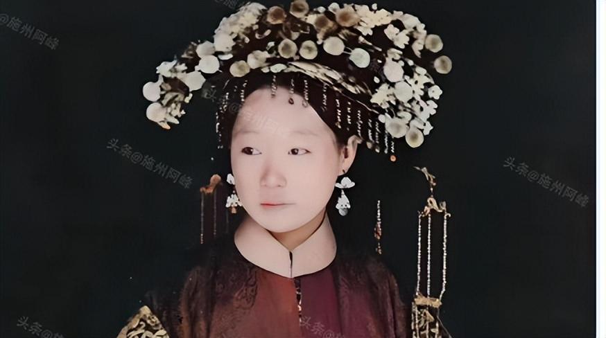 【晚清*楼青**秘影】*楼青**女丰乳肥臀，媚态撩人，风情尽显！