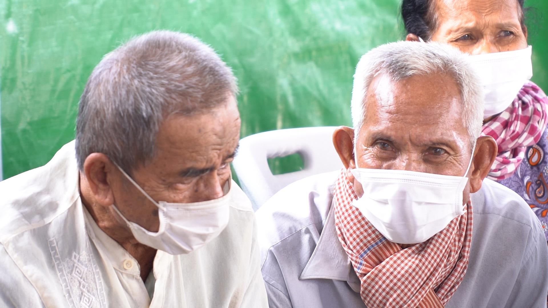 丝路盛放洋紫荆|港NGO联手内地医疗队出海扫“盲”50年柬埔寨白内障患者复明：我能看到了！